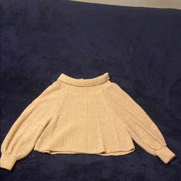 Cozy Beige Women's Sweater - Picture 3 of 8